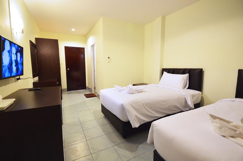Paripas Express Patong Hotel Ruang foto