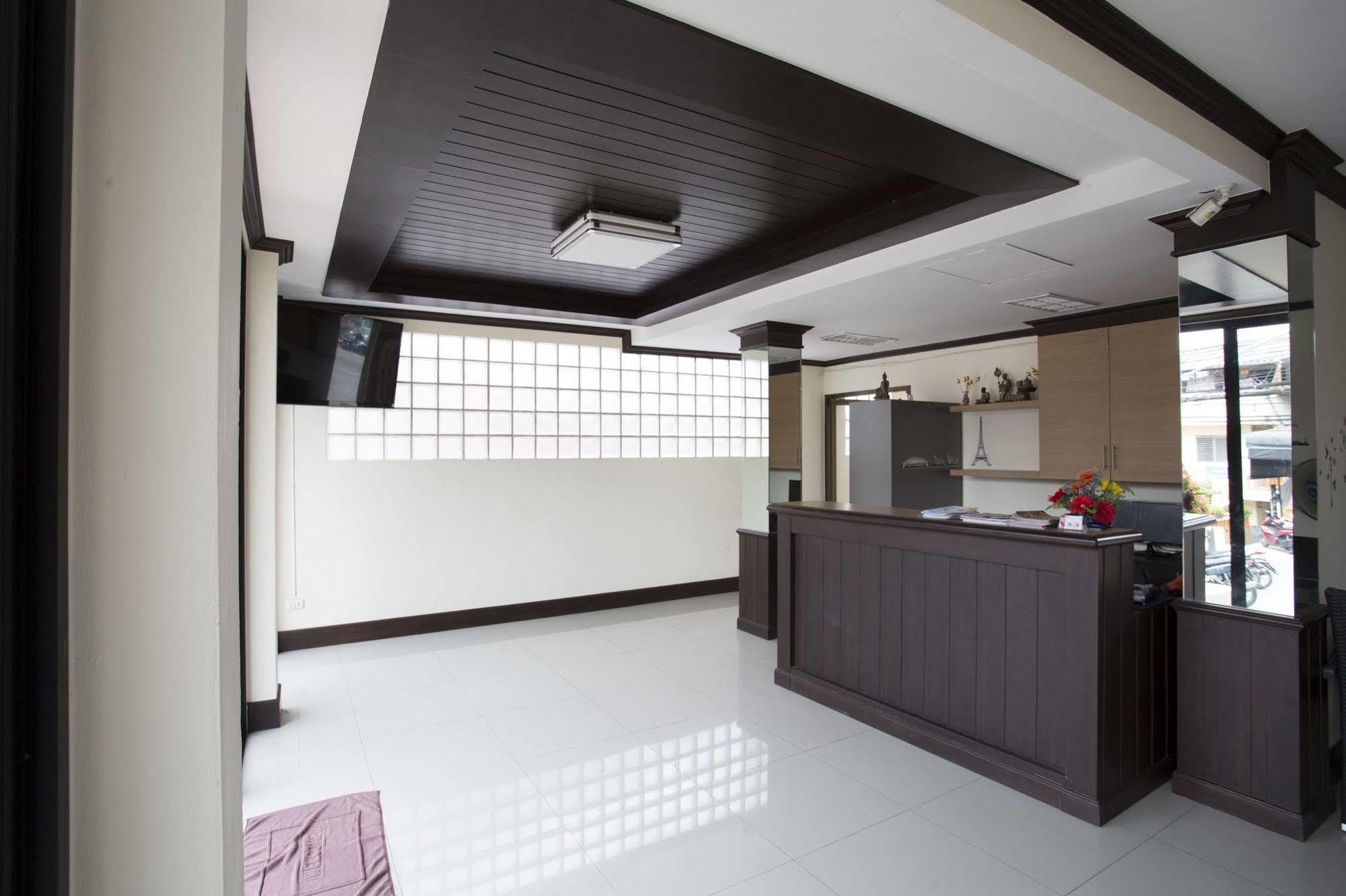 Paripas Express Patong Hotel Bagian luar foto